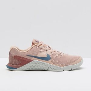 Nike Women’s Metcon 4 Size 8